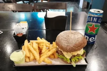 Lands Burger Artesanal - O Sabor do Hamburguer no Butanta